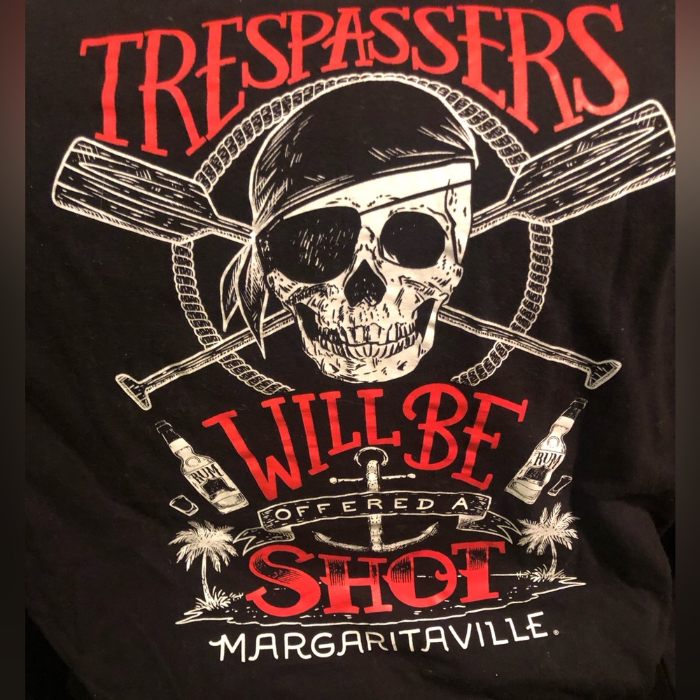 Men’s Lrg Black Shirt Sleeve T-Shirt - Skull & Cross bones - red, white & Blue,